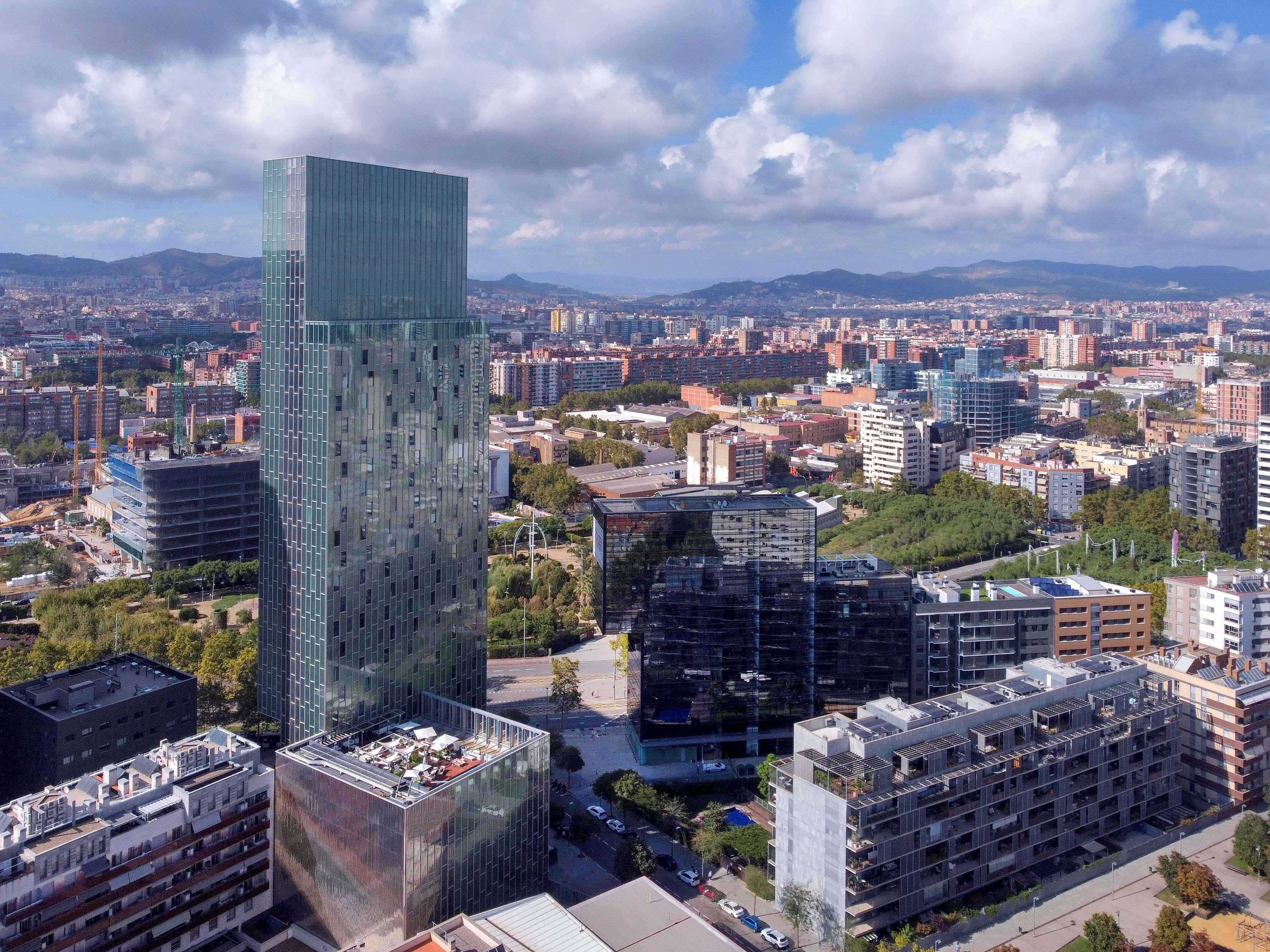 Melia Barcelona Sky 4* Sup Hotel Exterior photo